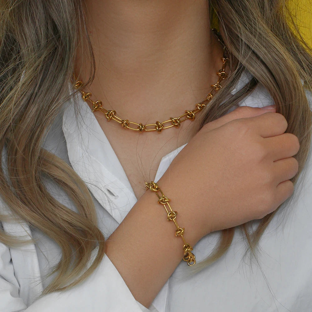 Conjunto Elegante Use Renovee: Colar e Pulseira de Nó