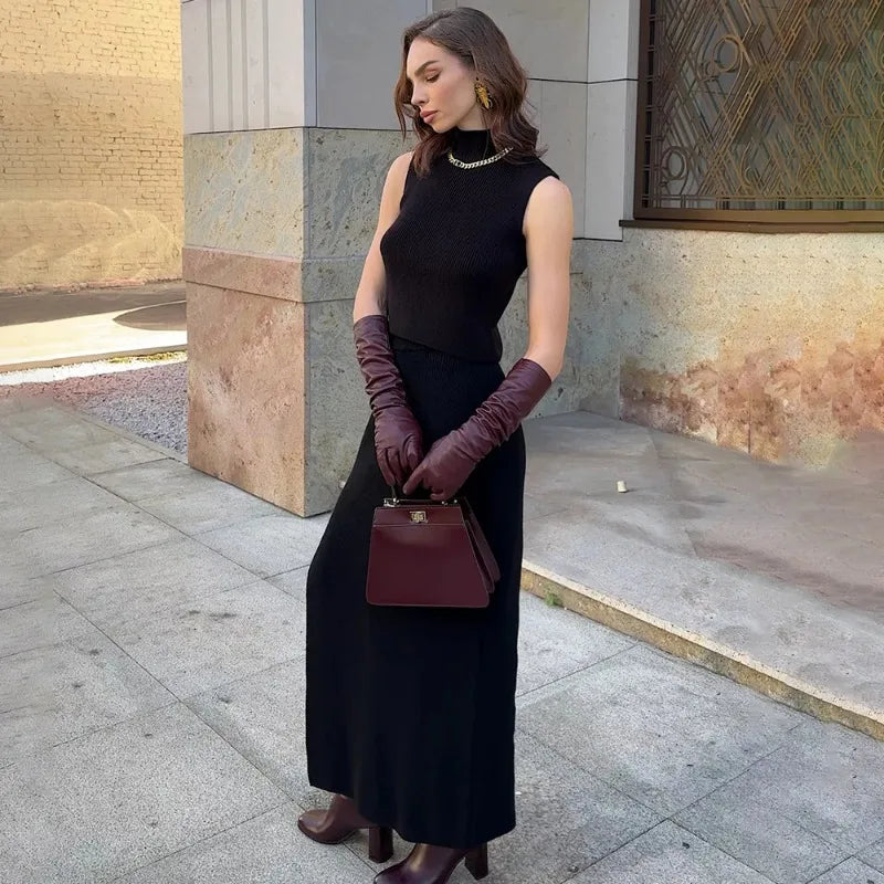Conjunto Feminino de Malha – Colete Gola Alta e Saia Longa