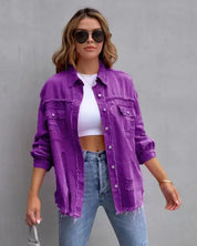 Jaqueta Jeans Feminina – Barra Desfiada e Botões Frontais