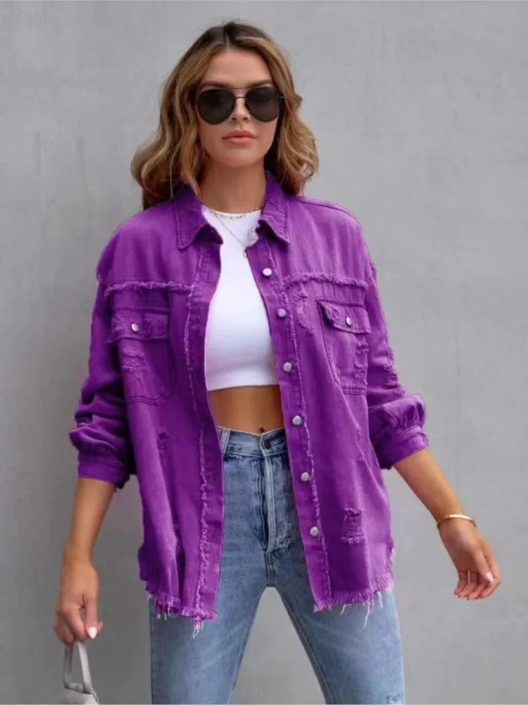 Jaqueta Jeans Feminina – Barra Desfiada e Botões Frontais