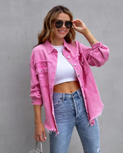Jaqueta Jeans Feminina – Barra Desfiada e Botões Frontais
