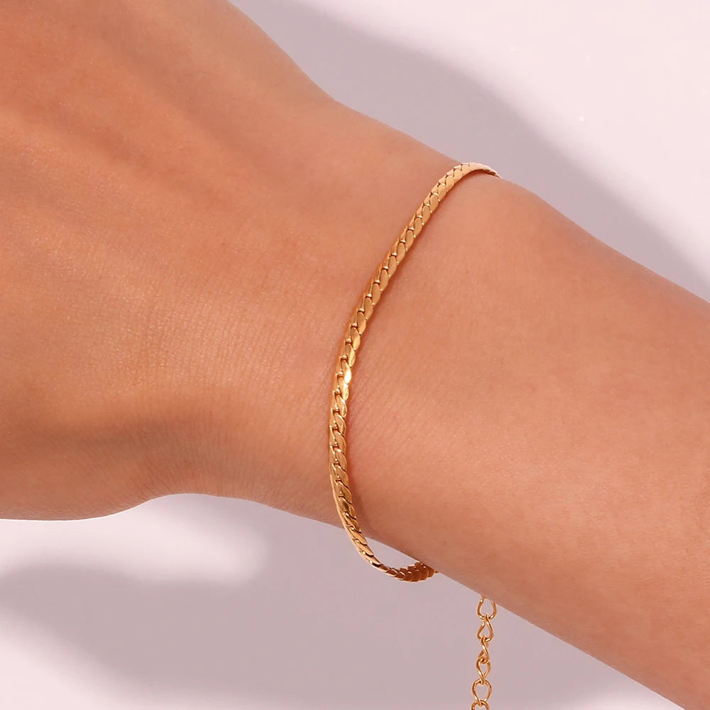 Pulseira Elegância Dourada – Renovee