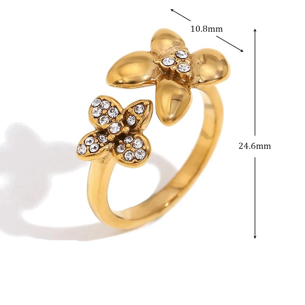 Anel Flor Assimétrico com Zircônia