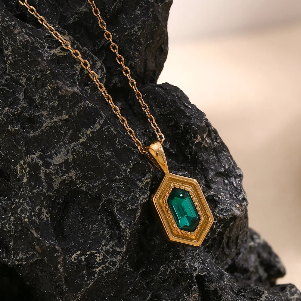 Colar Hexagonal Verde com Strass - Estilo Retro